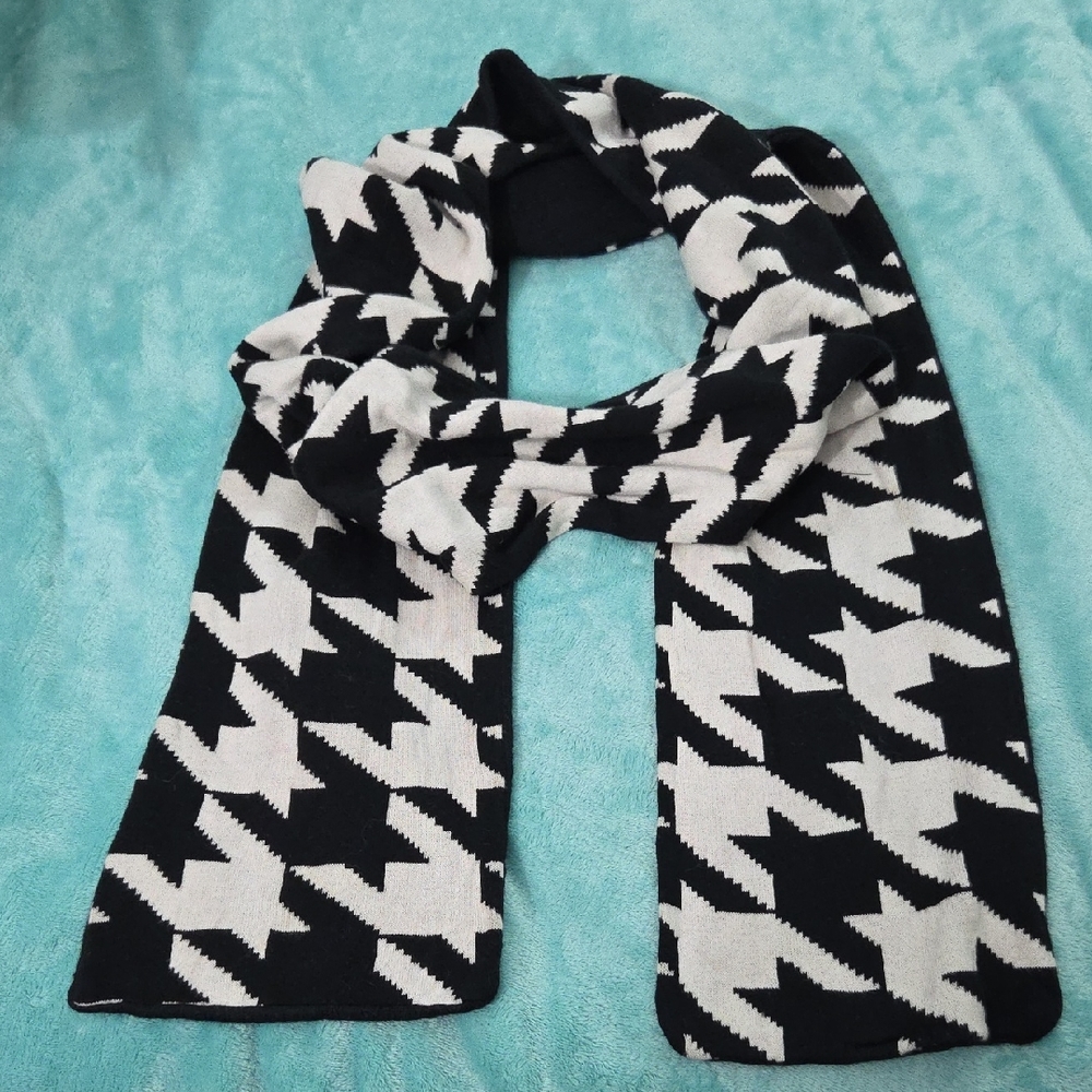 GAP Black Textured Fabric